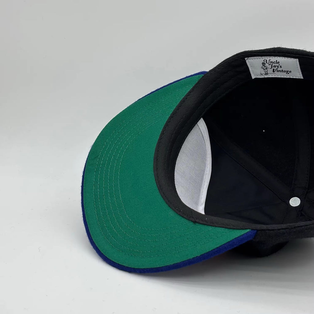 New York Knicks Two-Tone Script Cap