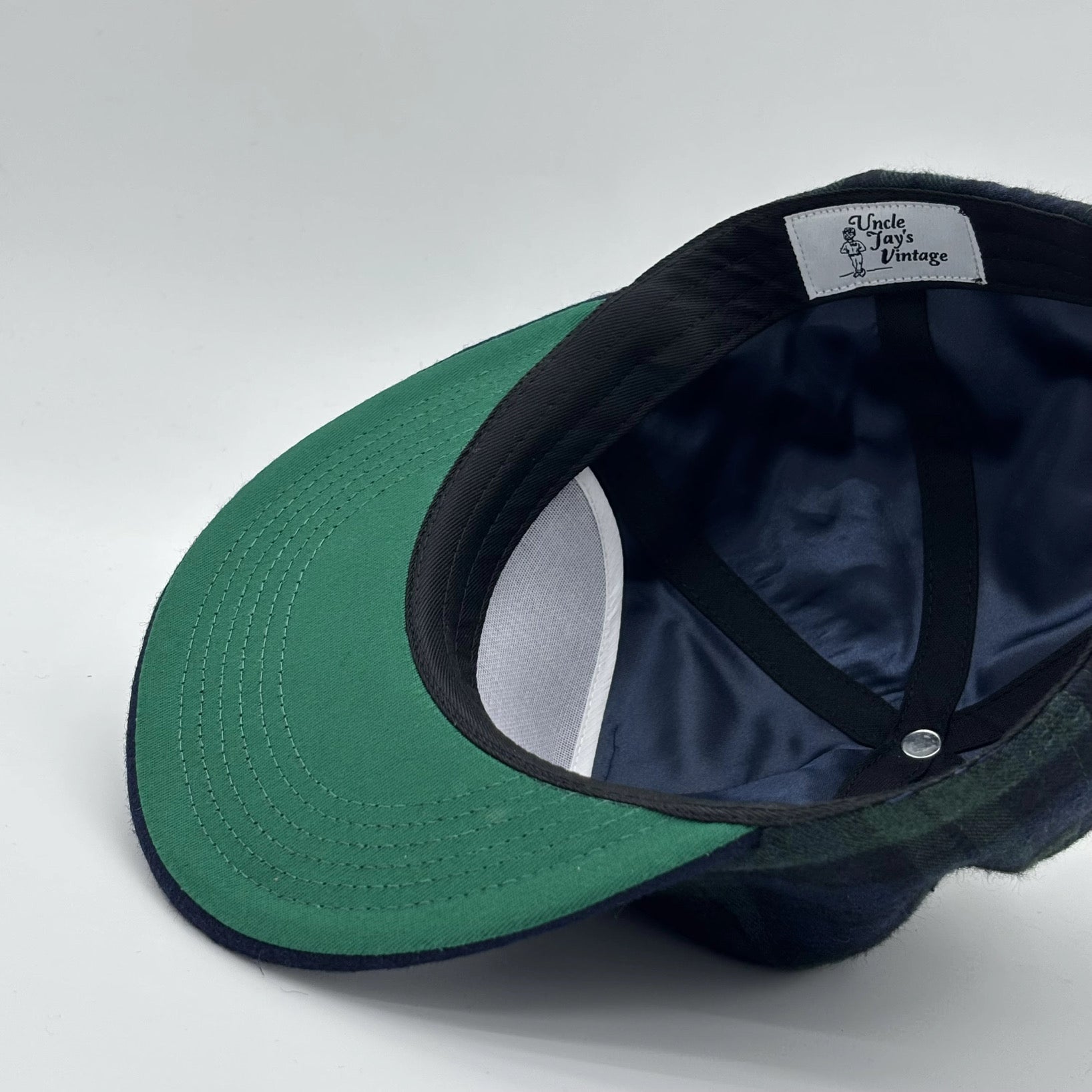 New York Yankees Plaid cap (Navy Blue Brim)